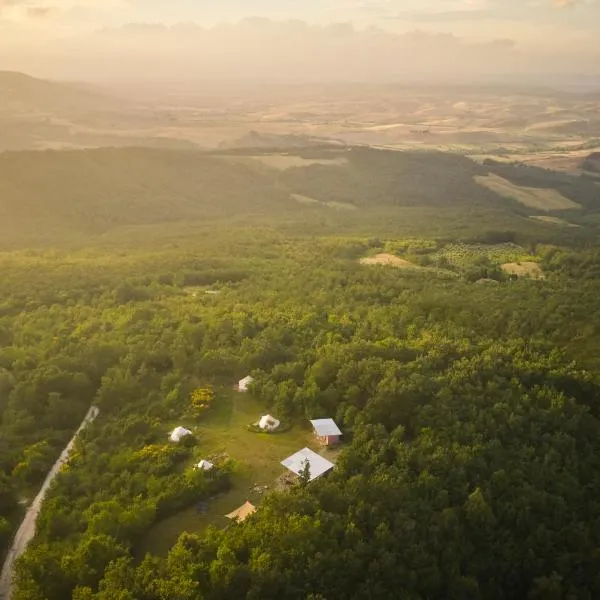 Agricola Ombra Agricamping - Tents in nature, hotel v destinaci Laiatico
