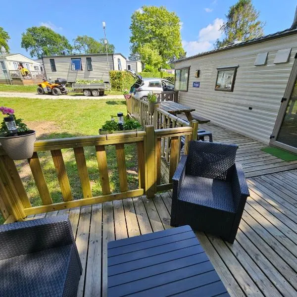 Mobilhome tout confort 4 pers 2 chambres N10 Camping Paradis Le Pouldu, hotel v destinaci Clohars-Carnoët