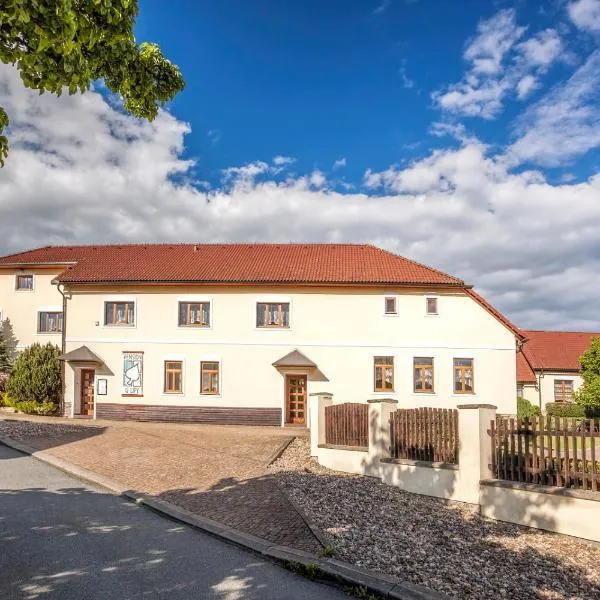 Pension U Lípy, hotel v destinaci Rovečné