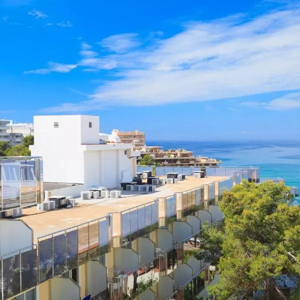 602 Cala Forn Salou Side sea views w Direct access to the beach, hotel en Salou