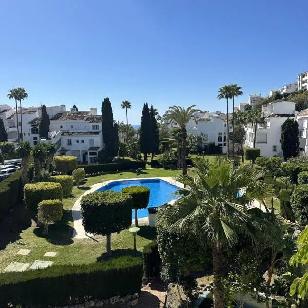 Super Apartment Riviera with sea views!, hotel a Sitio de Calahonda