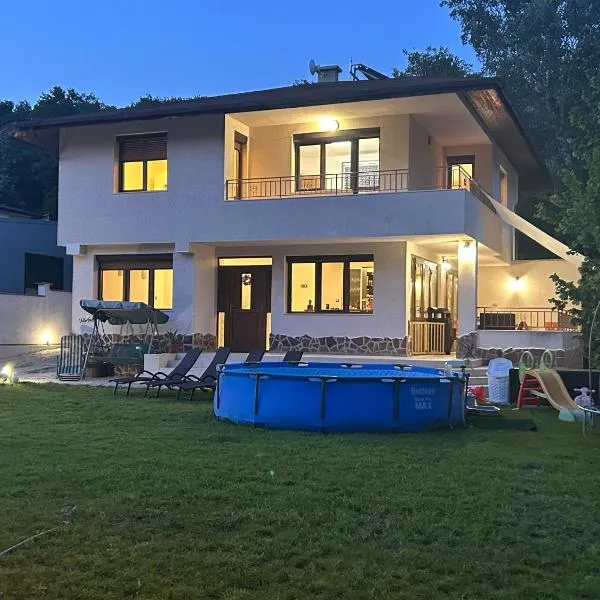 Villa Amity, hotel in Varna City