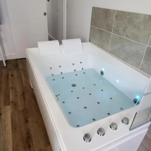 La Source Spa Balnéo, hotel in Fontenay-le-Comte