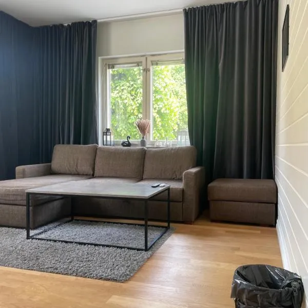 Fin Lägenhet Nära Centrum, hotel v destinaci Örebro