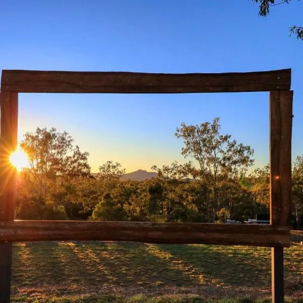 Mt Larcom Tourist Park, hotel in Mount Larcom
