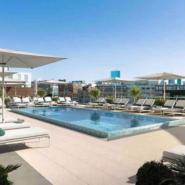North End TD Garden Condo Shared Pool & Rooftop, hotel in Boston