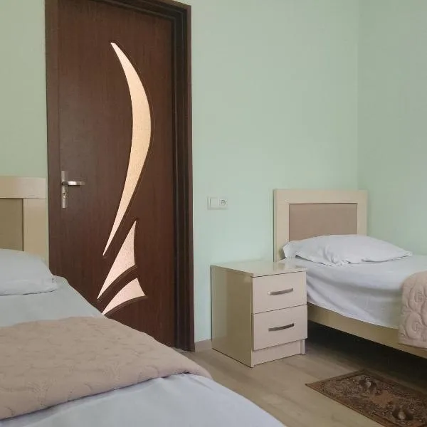 Nunu's Guesthouse, hotel v destinaci Cchaltubo