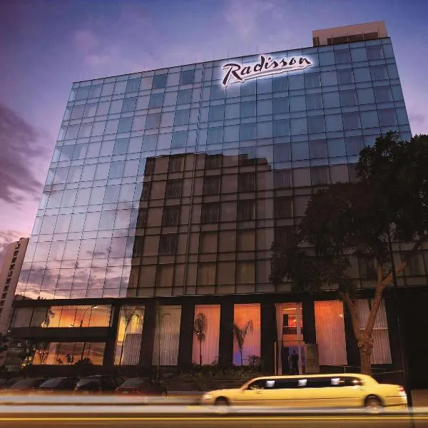 Radisson Hotel Decapolis Miraflores, hotel v destinaci Lima