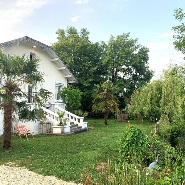 La villa du Moulin، فندق في Aujac