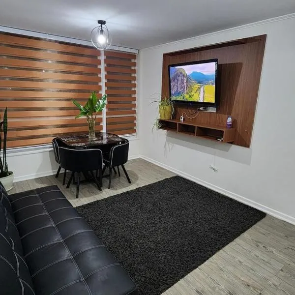 Comfortable y central depto 2D 2B with parking, hotel in Los Ángeles