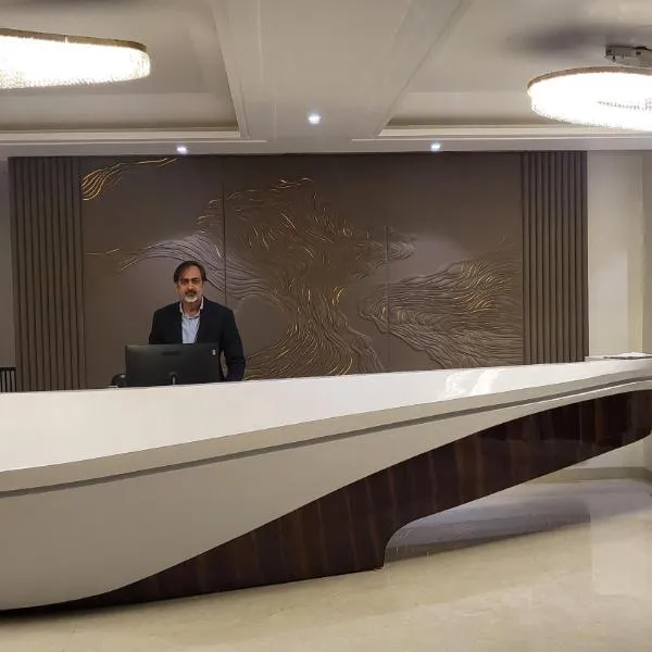 Kingdom Hotel, hotel v destinaci Moga