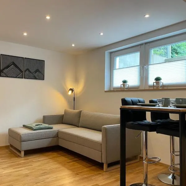 1,5-Zimmer, Top ausgestattet, 4 Pers, Souterrain, Self Check-in, Parkplatz, Netflix & Amazon Prime, hotel v destinaci Flintsbach