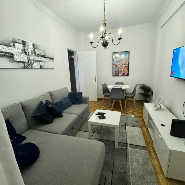 Modern 2BR Apartment with City Views I Near Lisbon by LivinInLisboa, hotel v destinaci Queluz
