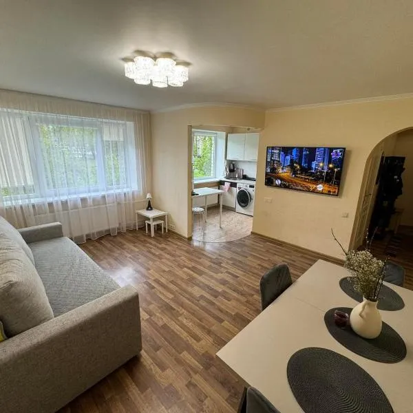 Spacious apartment in Jurmala, ξενοδοχείο σε Γιούρμαλα