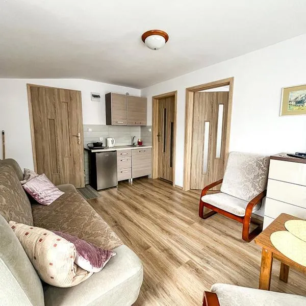 Pokoje i apartamenty Pod Dębem, hotell sihtkohas Rowy