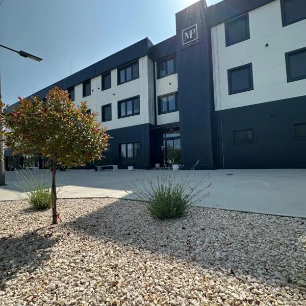 Mayor Pension, hotel em Komárno