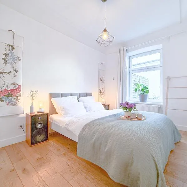 Stilvolle Altbauwohnung in Ottensen - ruhig und zentral, Hotel in Hamburg
