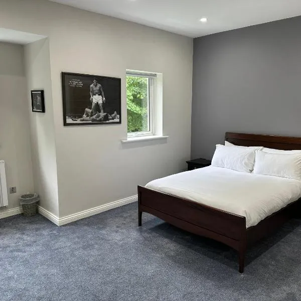 Modern 3 Bedroom Townhouse close to Galway City Centre & Salthill, ξενοδοχείο στο Γκάλγουεϊ