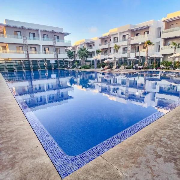 Appartement Chic Heaven Beach, hotel in Sidi Rahal
