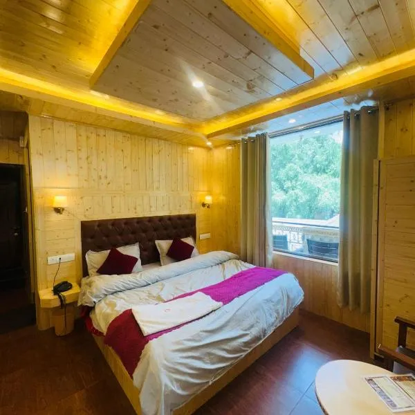 Himalayan Regency #nearmallroad #primelocation, hotel v destinaci Manāli