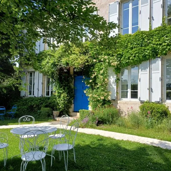Chic & charme au Presbytère, hotel v destinaci Saint-Genès-du-Retz