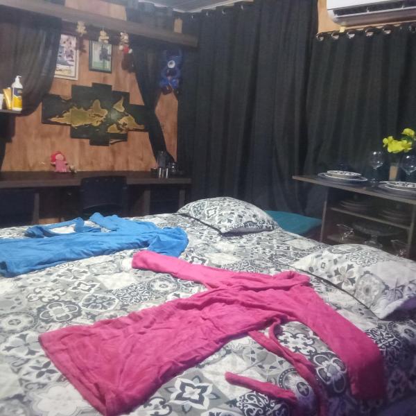Quarto Vip, cama king, ar e tv, sacada e banheiro - Foto 2