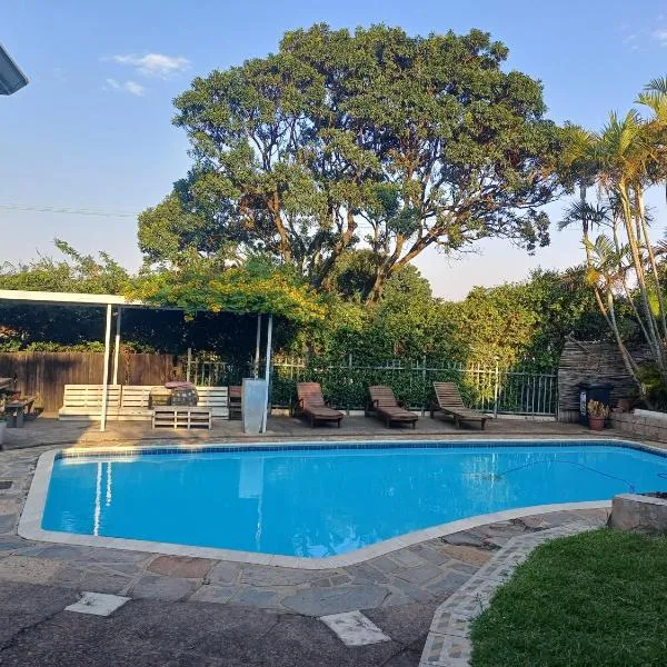 Rose Holiday Home, hotel in Durban