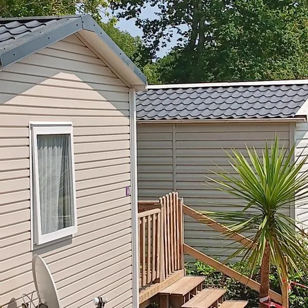 mobil-home sympa 3 chambres、ポン・タヴェンのホテル