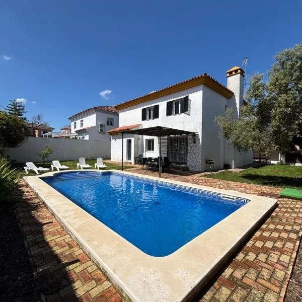 Gran Chalet a 13 min de Sevilla, hotel v destinaci Gelves