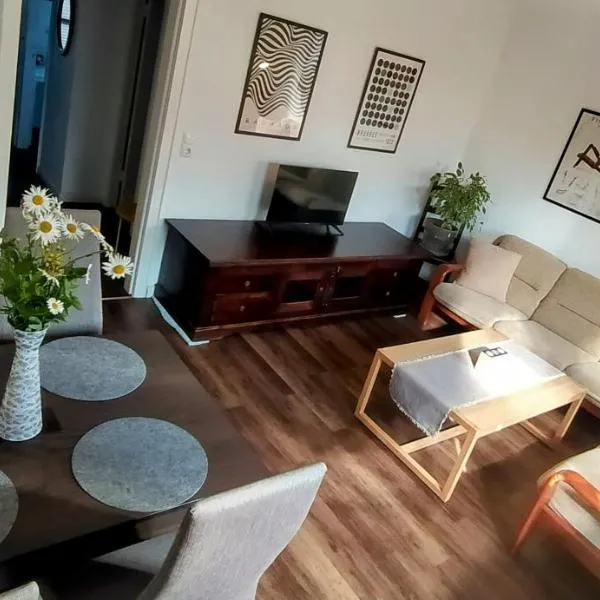 Tiny Cottage - Ferienhaus - Schnell in Hamburg-Lübeck-Lüneburg-Schwerin-Ostsee, hotel in Büchen