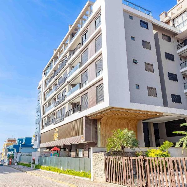 Apto Alto Padrão a 120 Metros da Praia de Bombas com Área de Lazer no Residencial