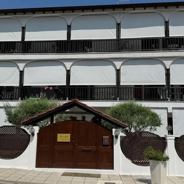 Amaryllis House, hotel v destinaci Platamonas