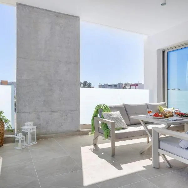 Mulberry Court Premium Apartments, hótel í Limassol