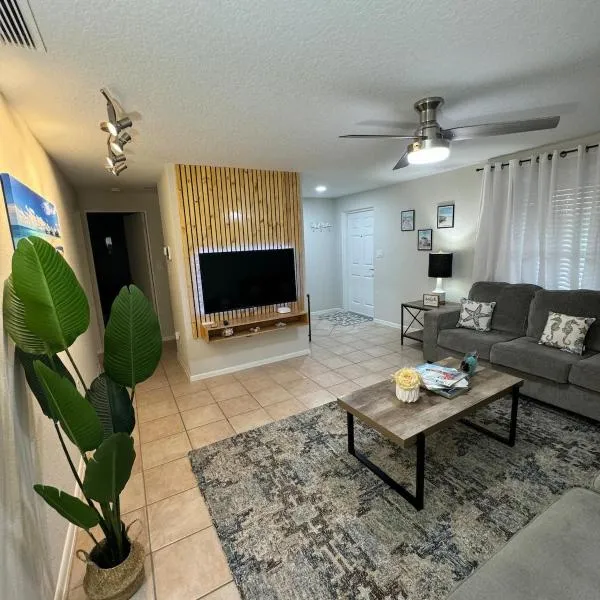 Beautiful house with jacuzzi near AnnaMariaIsland, hotel in Bradenton