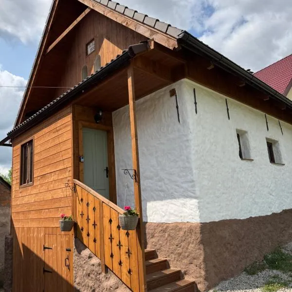 Chalupa Daša-tiny house, hotel in Trstené