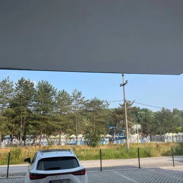 Harizma lux centar, hotel in Popadić