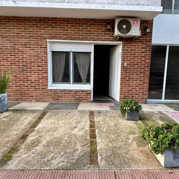 Casa-Apt de 2 Dormitorios Perfecta Ubicacion, hotel v destinaci Piriápolis