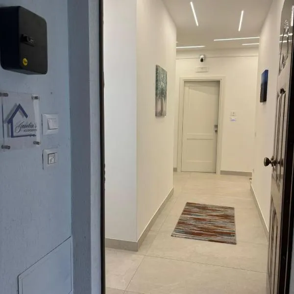 Javelin's Accomodation, hotel v destinaci Tropea