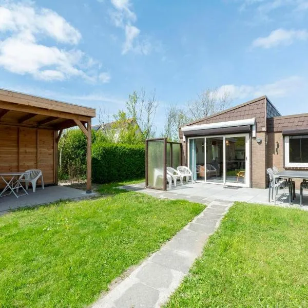 Bungalow in Callantsoog near Sandy Beach, hotel en Callantsoog