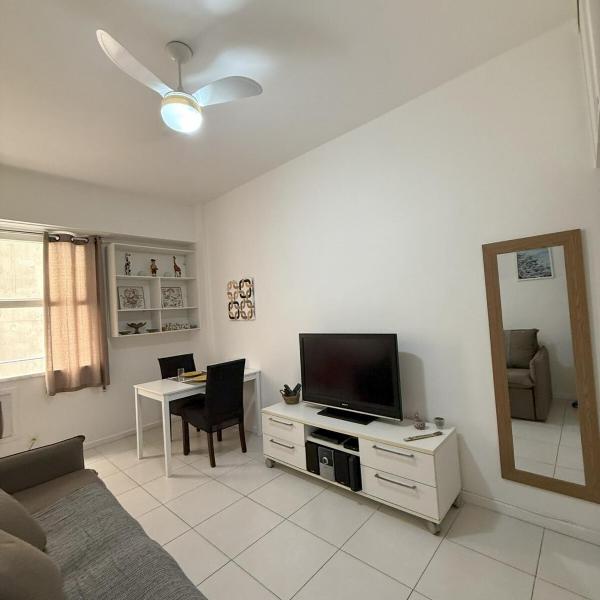 Apartment Copacabana-2 blocks from the beach