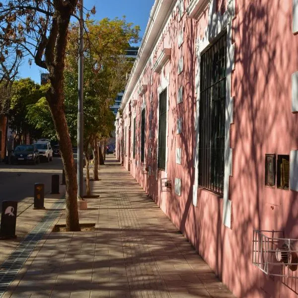 Hostel en Córdoba Capital con excelente ubicación y ambiente cuidado -Casa Revol- Barrio Güemes, hotel v destinaci Cordoba