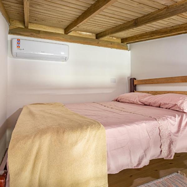 Refúgio para dois, Wi-Fi, Cozinha a 100m das praias de Cima e de Baixo - Foto 4