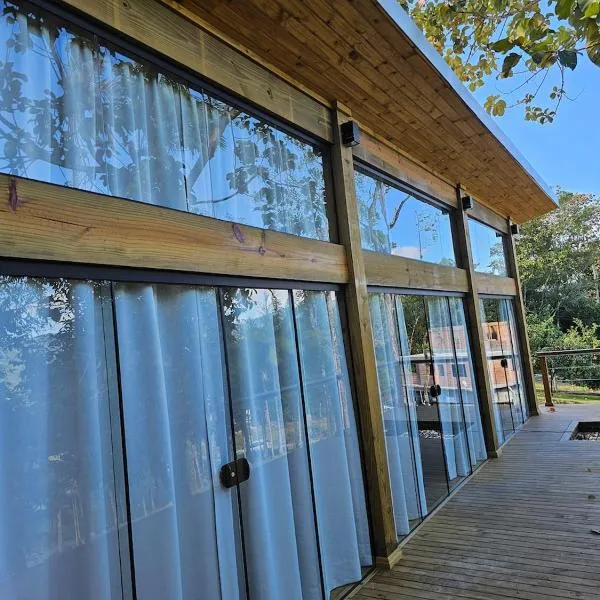 Cabana em Aguas Mornas 01, hotel v mestu Santo Amaro da Imperatriz