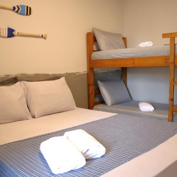 2 Quartos com Varanda sendo 1 Suíte, Cozinha completa, Vista Mar - Condomínio Frente Mar, Lazer completo com Piscina coberta e aquecida, Estacionamento, Portaria 24h - Apto indicado para Grupos, Famílias e Hóspedes a Trabalho, Praia da Guilhermina - Foto 4