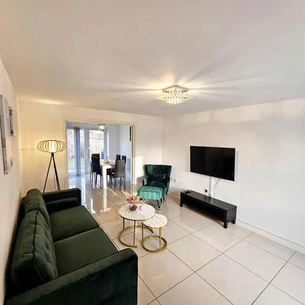 Spacious Modern 4BD House, hotel in Hull