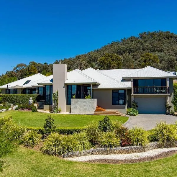 Red Lotus Guesthouse - A Grand Valley Views Escape, hotel em Mudgee