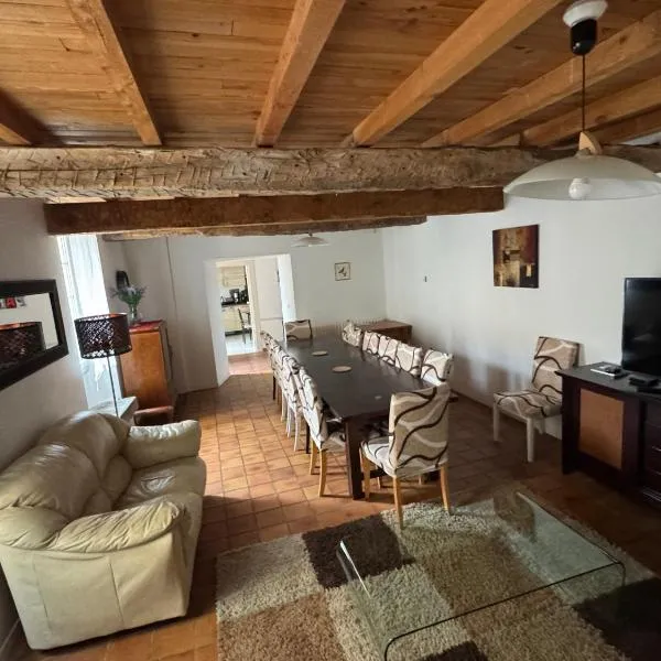 Gîte tout Confort au Coeur du Village Verniolle, hotel v destinaci Verniolle