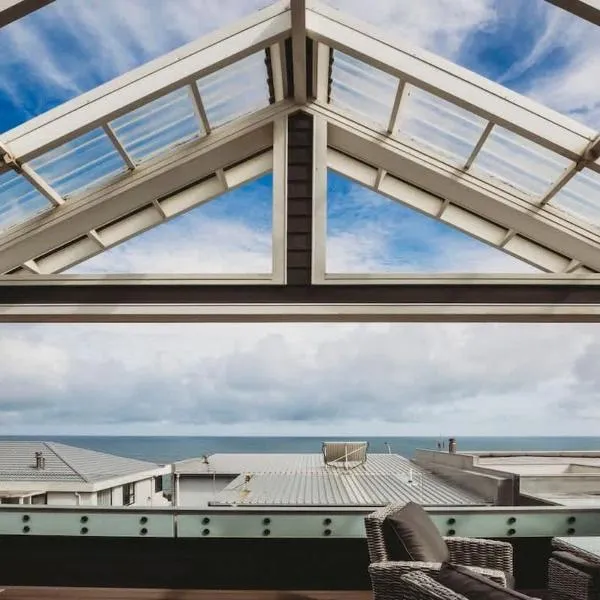 Buller Noire - luxury New Plymouth oceanview home, hotel in New Plymouth