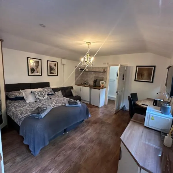 Station Approach Solihull Cabin Stays, hotel v destinaci Solihull