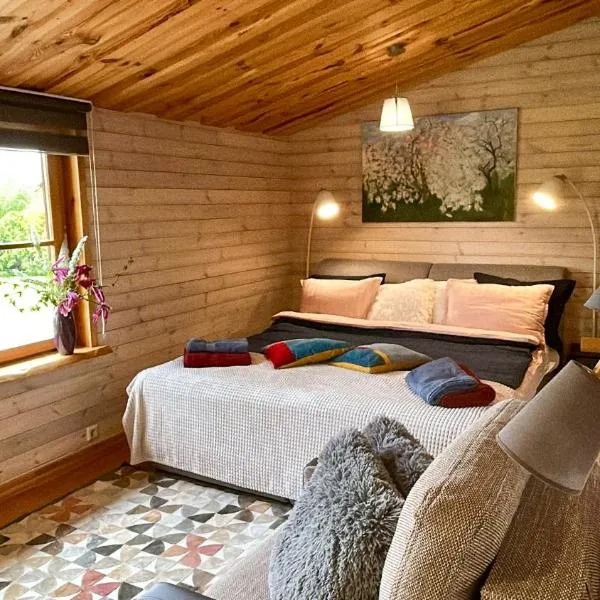 Goldingen Stone Retreat - Hot Tub and Nature, hotel in Kuldīga
